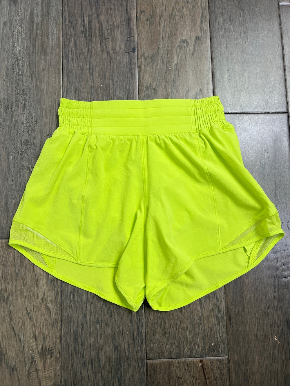 Lululemon NWOT Hotty Hot High-Rise Lined Short 4" Sour Grape